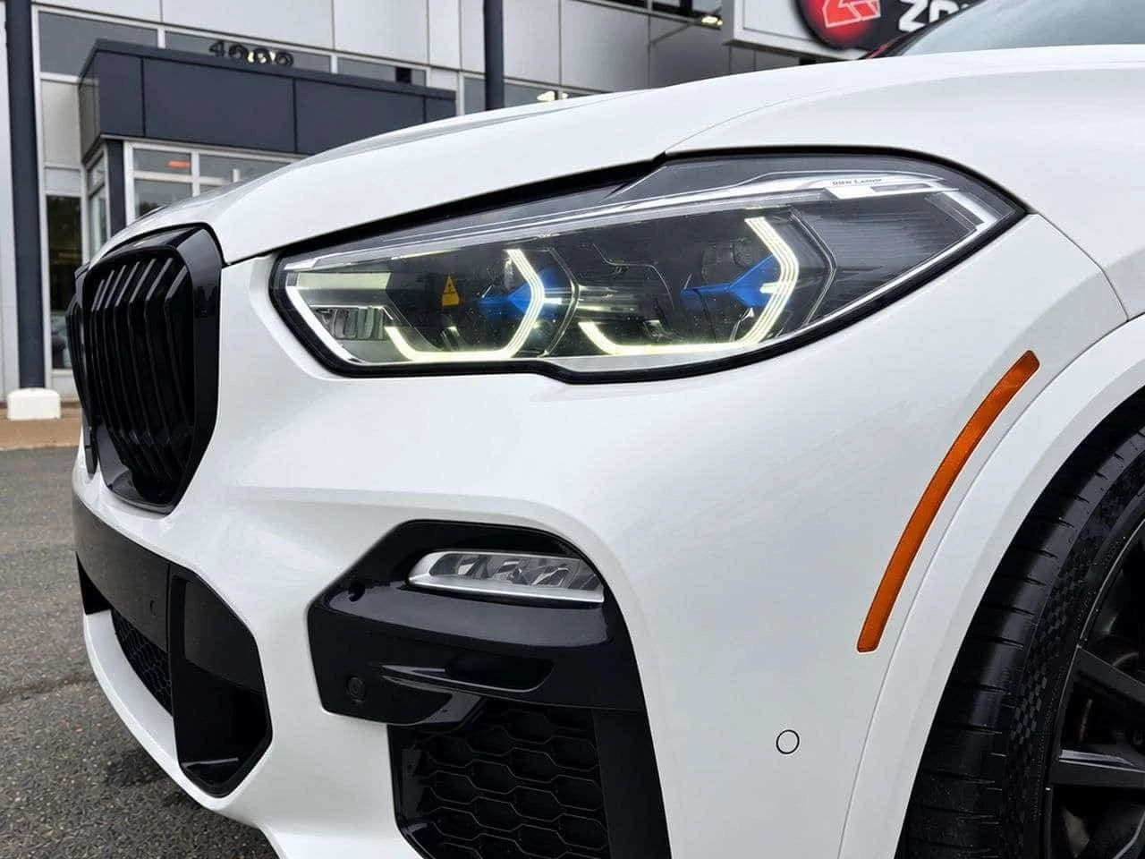 BMW X5 40i xDrive M-Sport | Laser | Carbon Fiber Trim , снимка 8 - Автомобили и джипове - 56254663