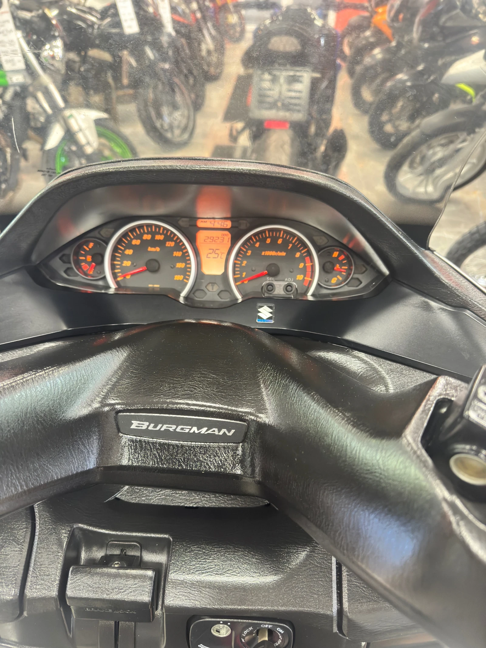 Suzuki Burgman Suzuki Burgman 400i - изображение 8