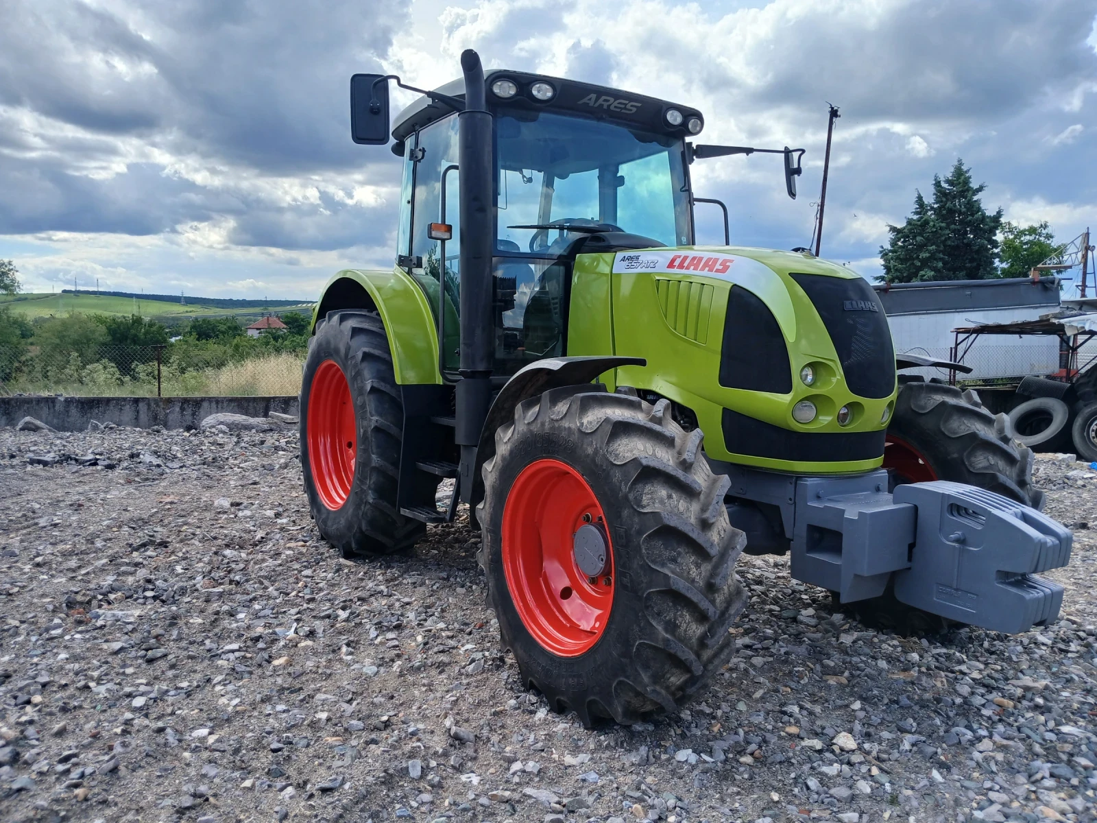 Трактор Claas Арес 657, снимка 2 - Селскостопанска техника - 55609680