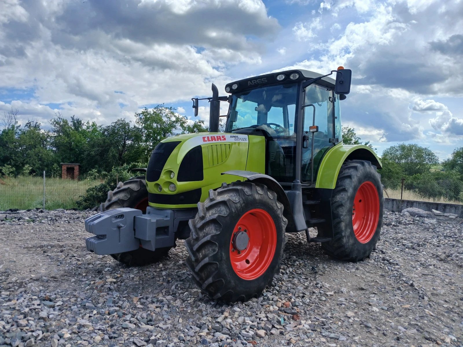 Трактор Claas Арес 657