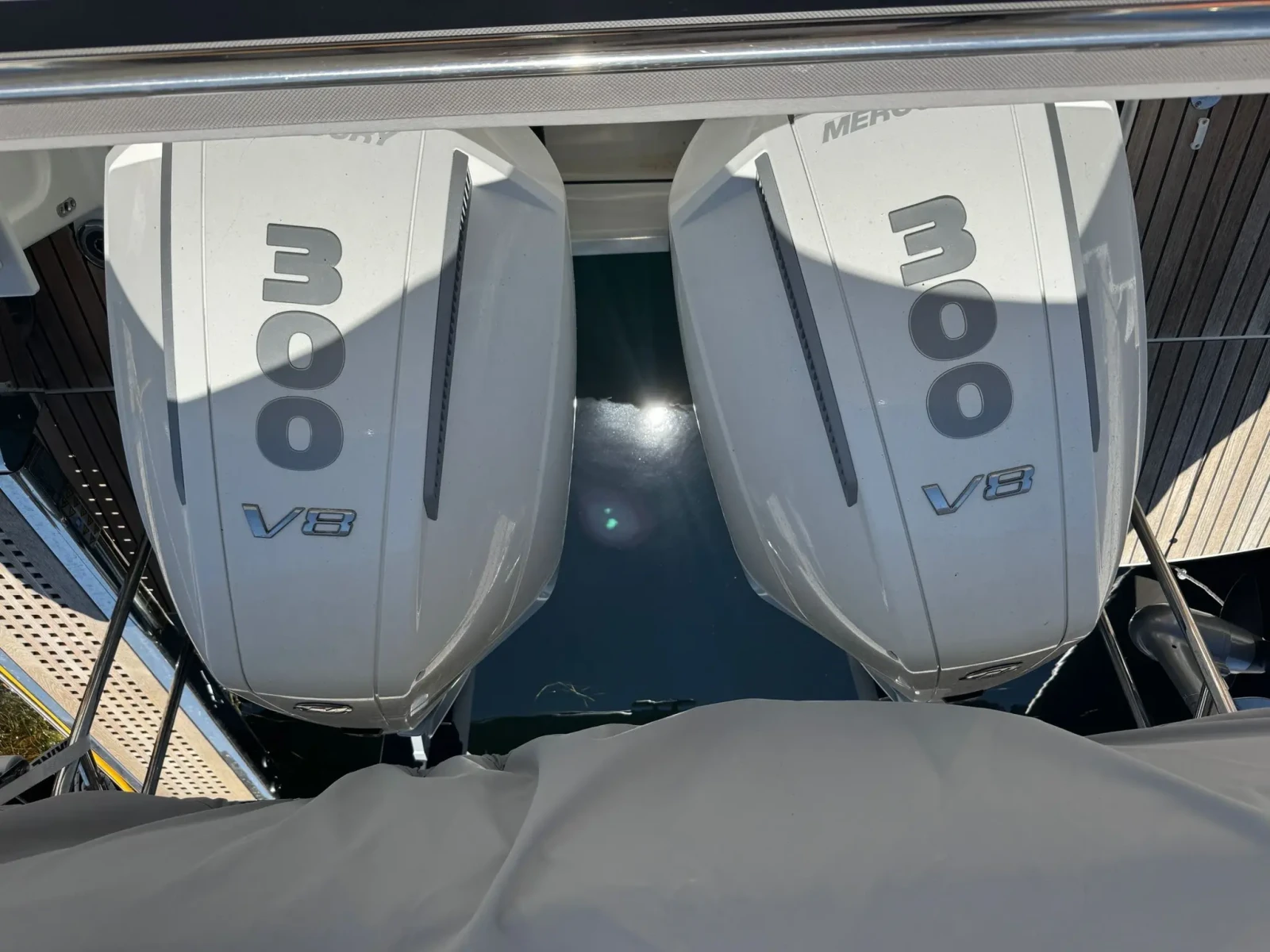 Моторна яхта Beneteau Antares 11 Fly, снимка 14 - Воден транспорт - 55951861