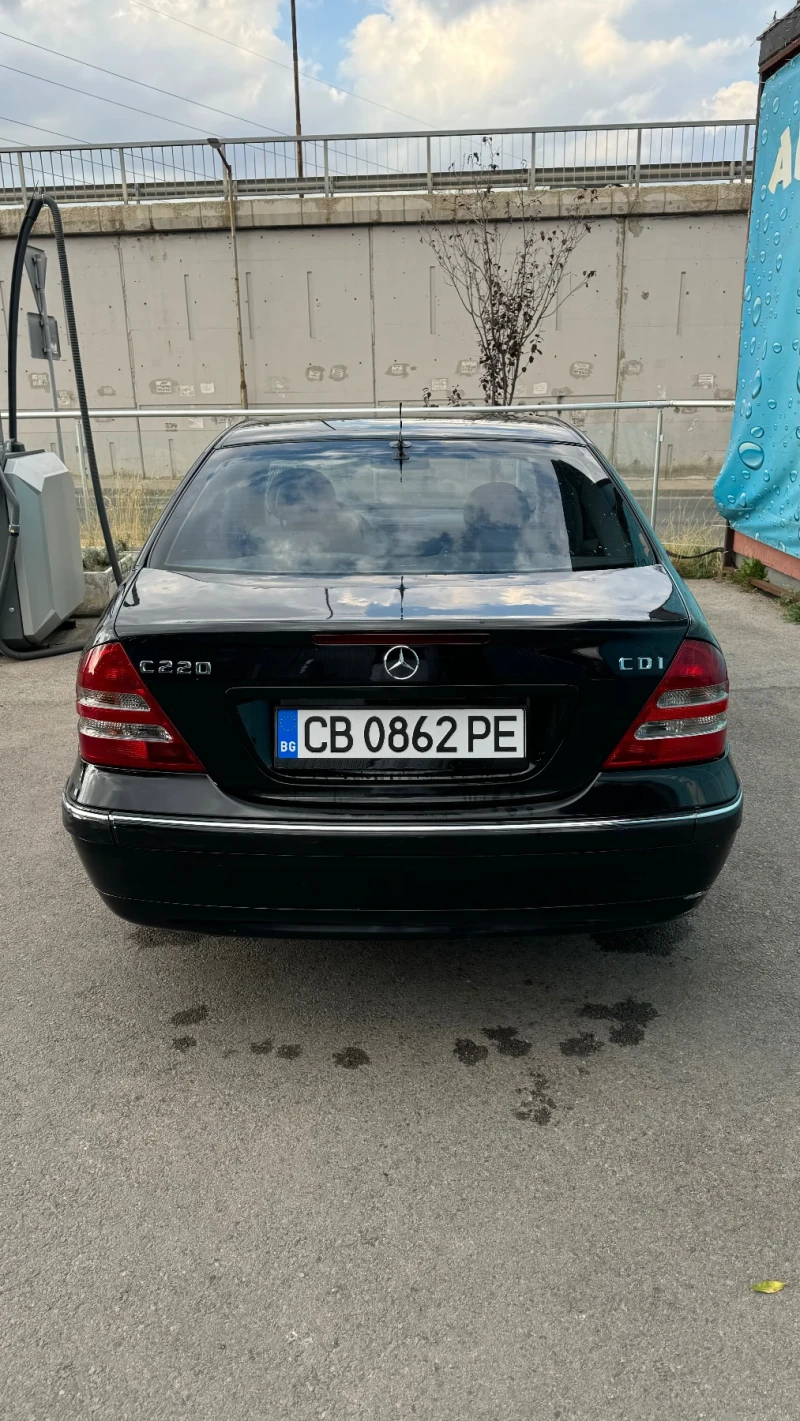 Mercedes-Benz C 220, снимка 2 - Автомобили и джипове - 46870311