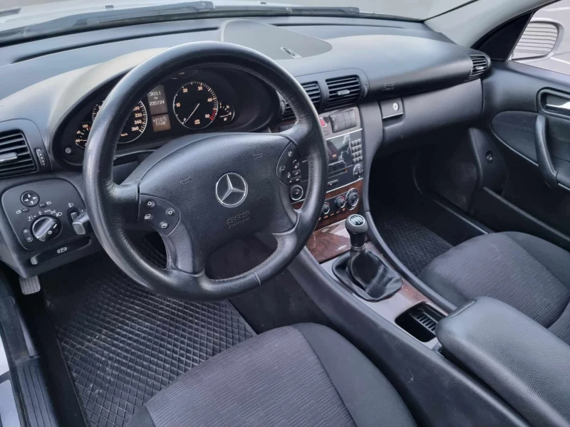 Mercedes-Benz C 220, снимка 6 - Автомобили и джипове - 47452866