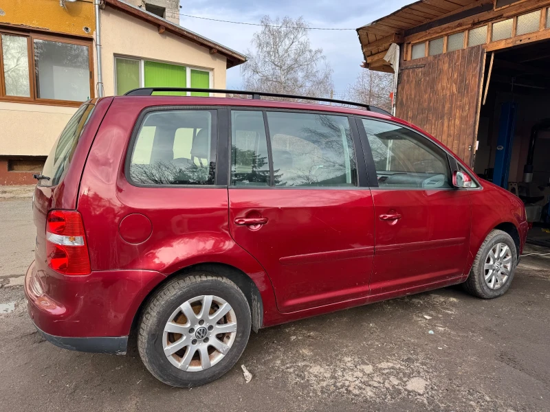 VW Touran, снимка 3 - Автомобили и джипове - 48416523