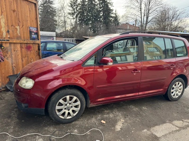 VW Touran, снимка 4 - Автомобили и джипове - 48416523