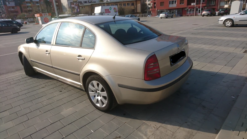 Skoda Superb, снимка 3 - Автомобили и джипове - 52732687