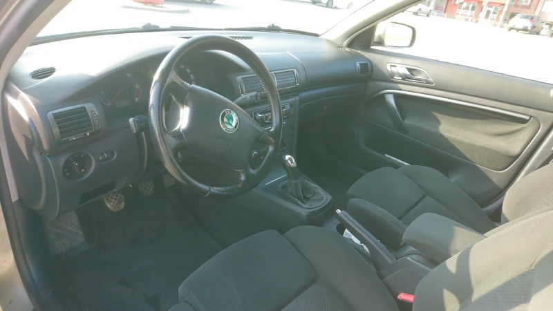 Skoda Superb, снимка 6 - Автомобили и джипове - 52732687