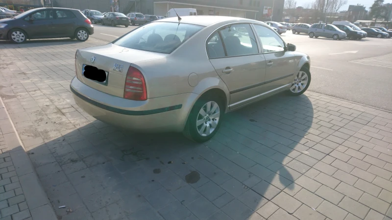 Skoda Superb, снимка 4 - Автомобили и джипове - 52732687