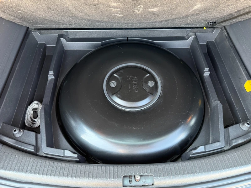 VW Touran 1.6i 102kc GPL, снимка 17 - Автомобили и джипове - 51296379