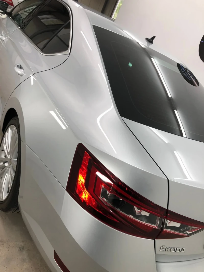 Skoda Superb 2.0 TDI, снимка 6 - Автомобили и джипове - 52559304