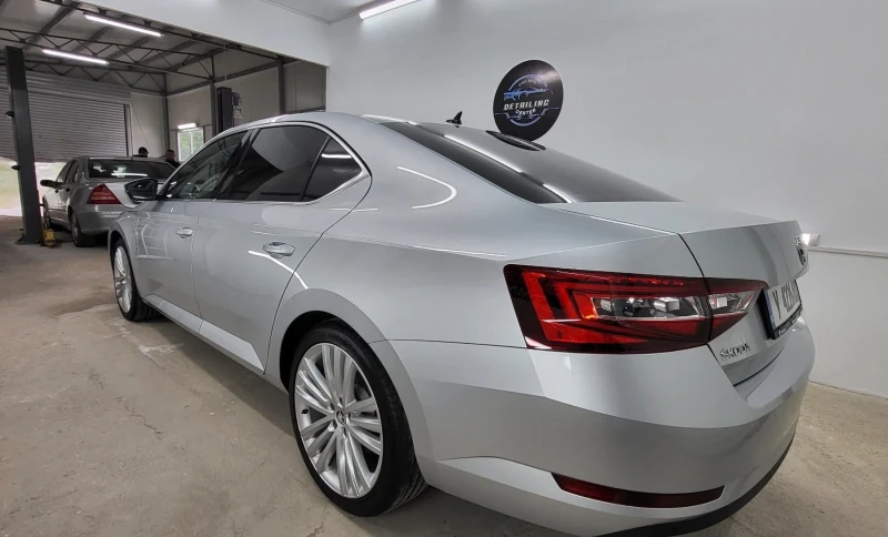 Skoda Superb 2.0 TDI, снимка 7 - Автомобили и джипове - 52559304