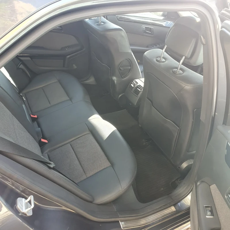 Mercedes-Benz E 300 CDI, снимка 11 - Автомобили и джипове - 52170604