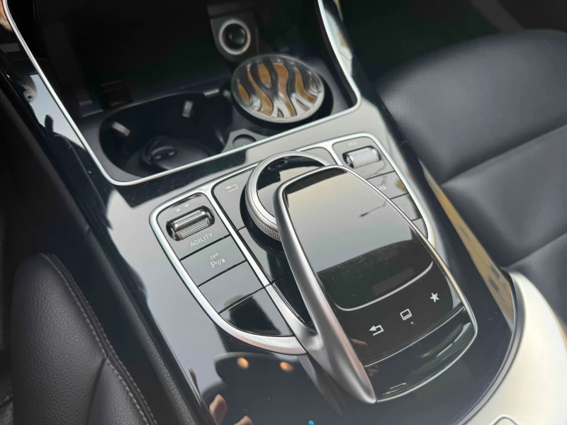 Mercedes-Benz C 300, снимка 8 - Автомобили и джипове - 52618447