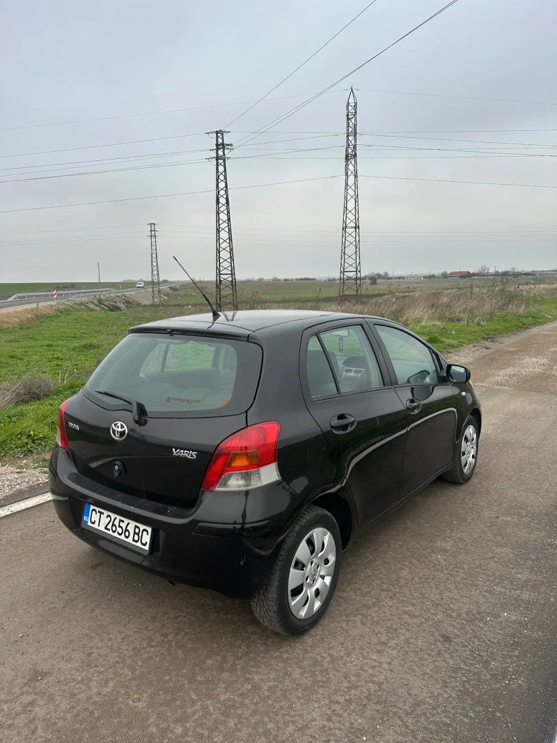 Toyota Yaris 1.3 vvt-i, снимка 7 - Автомобили и джипове - 52857633