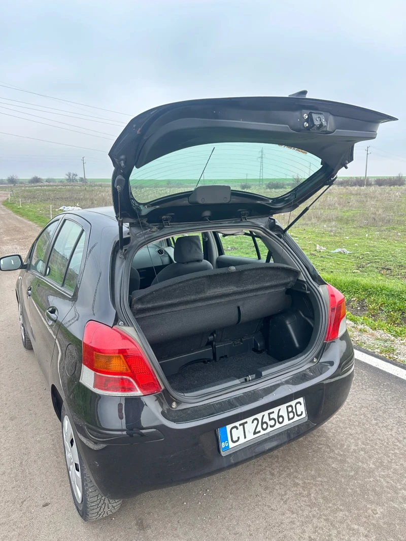 Toyota Yaris 1.3 vvt-i, снимка 8 - Автомобили и джипове - 52857633