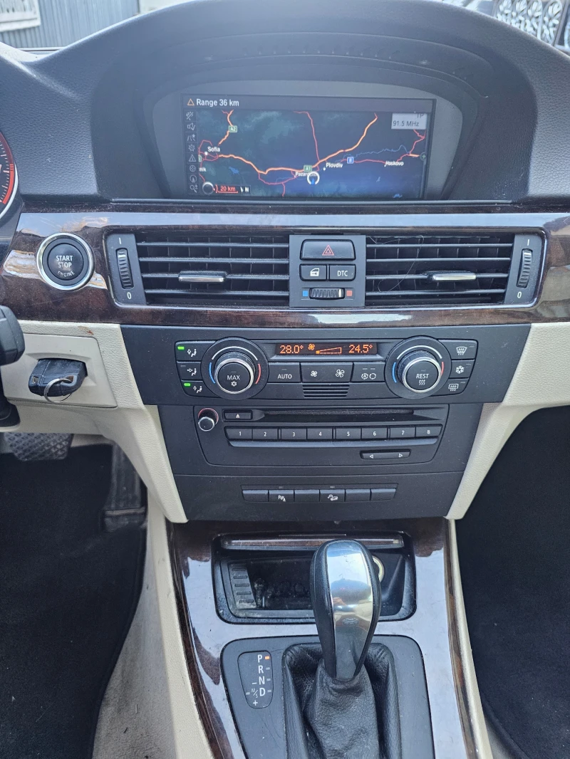 BMW 330 Cic 4x4 Фейслифт, снимка 9 - Автомобили и джипове - 52869756