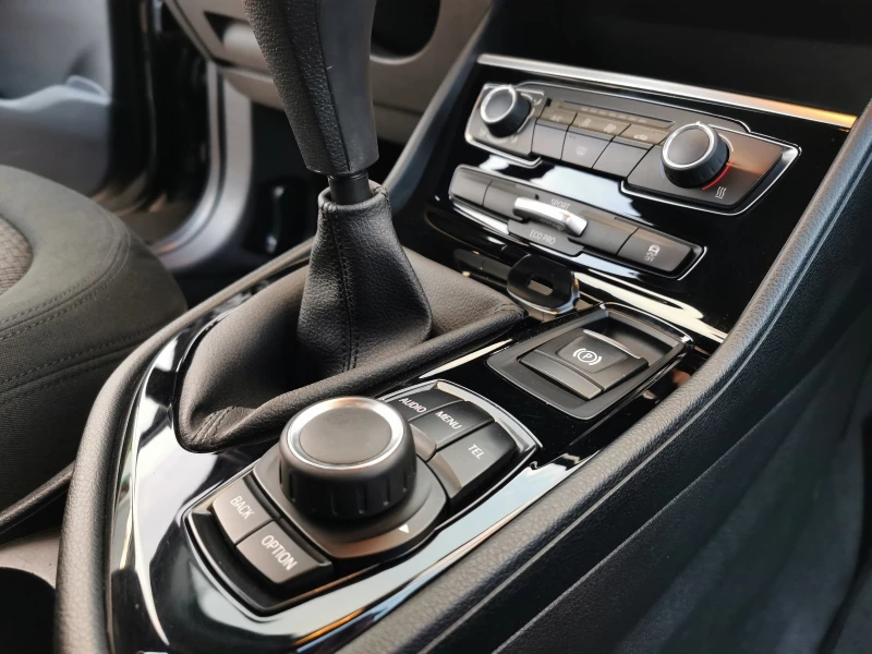 BMW 216 Active Tourer , снимка 8 - Автомобили и джипове - 53186740