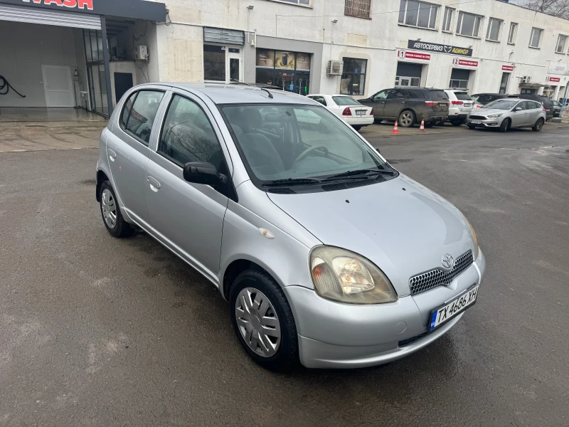 Toyota Yaris 1.0, снимка 11 - Автомобили и джипове - 53244805