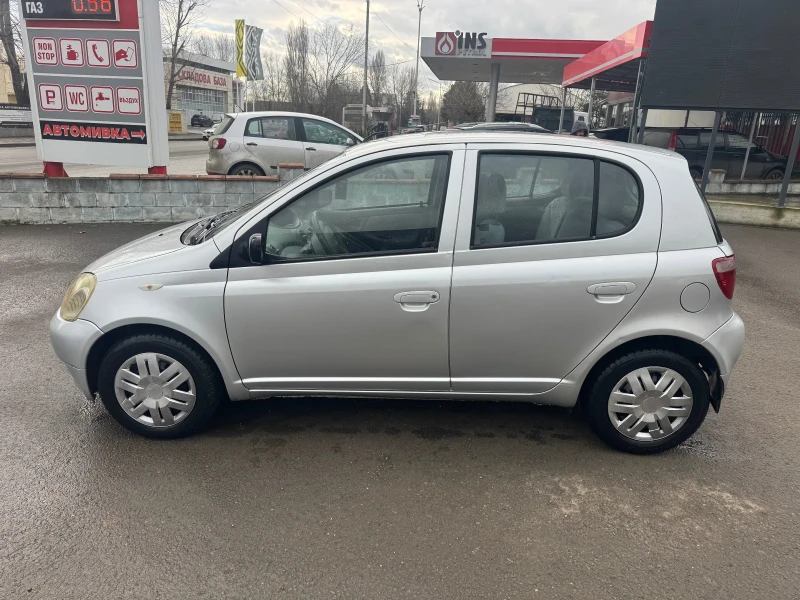 Toyota Yaris 1.0, снимка 5 - Автомобили и джипове - 53244805