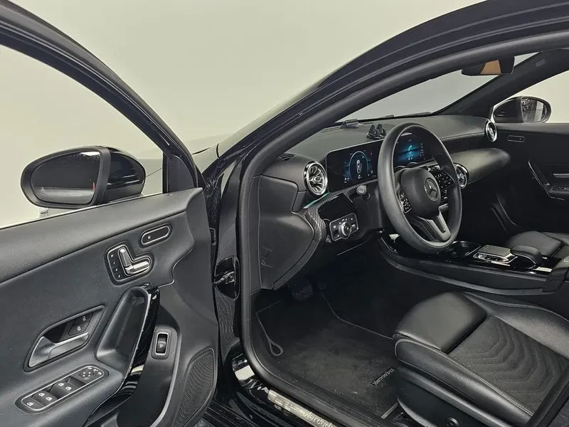 Mercedes-Benz A 220, снимка 10 - Автомобили и джипове - 55842021