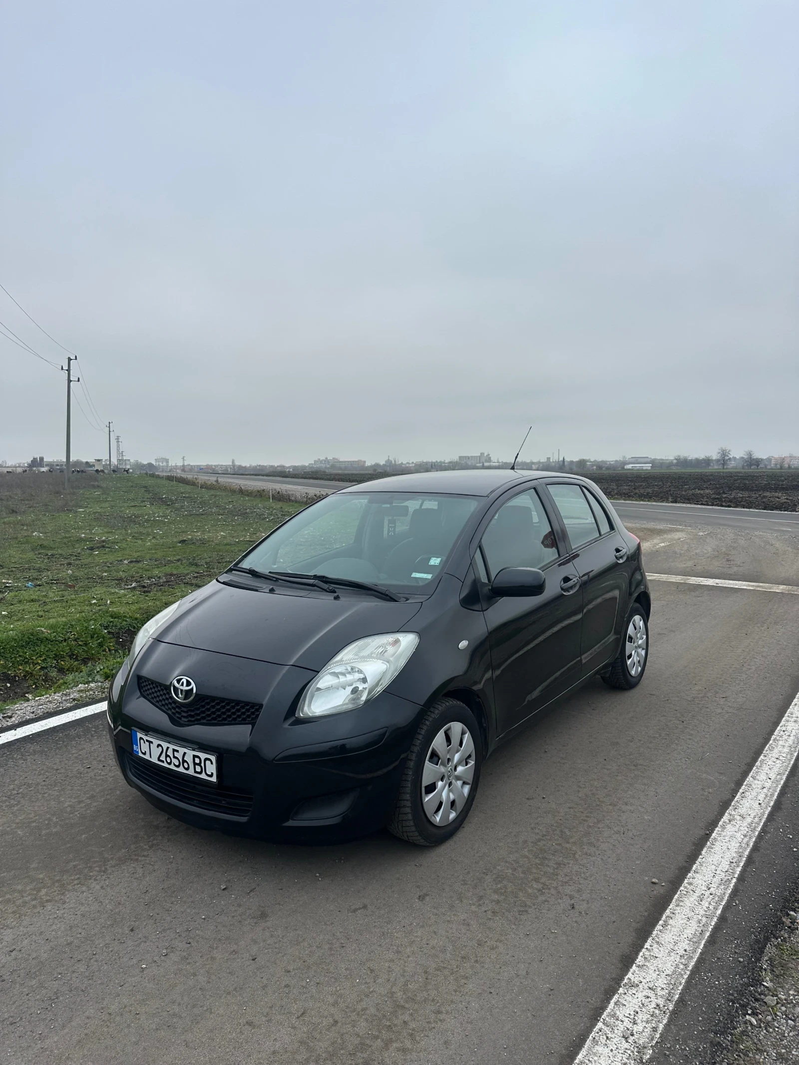 Toyota Yaris 1.3 vvt-i, снимка 1