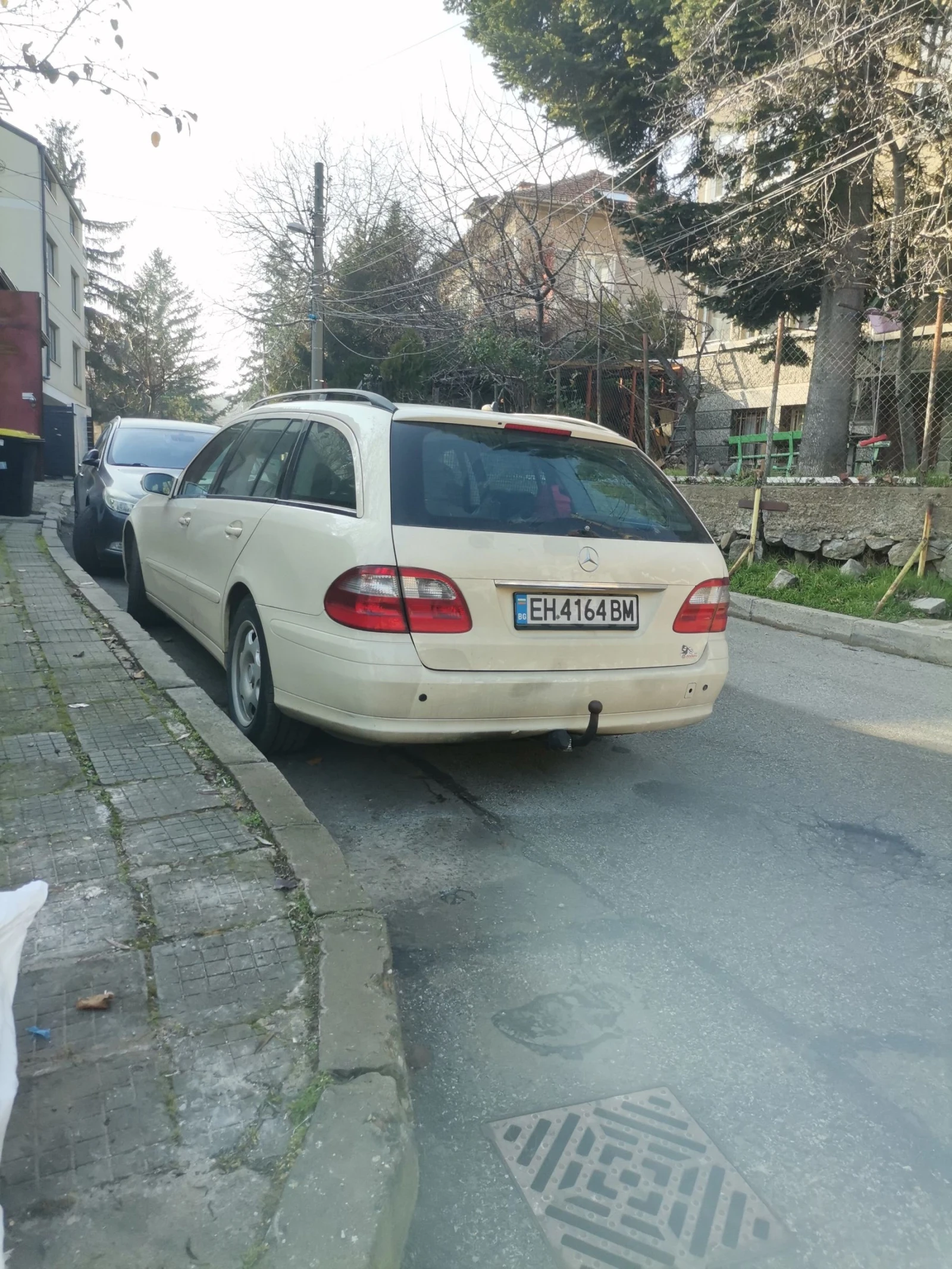 Mercedes-Benz E 220 Комби, снимка 1