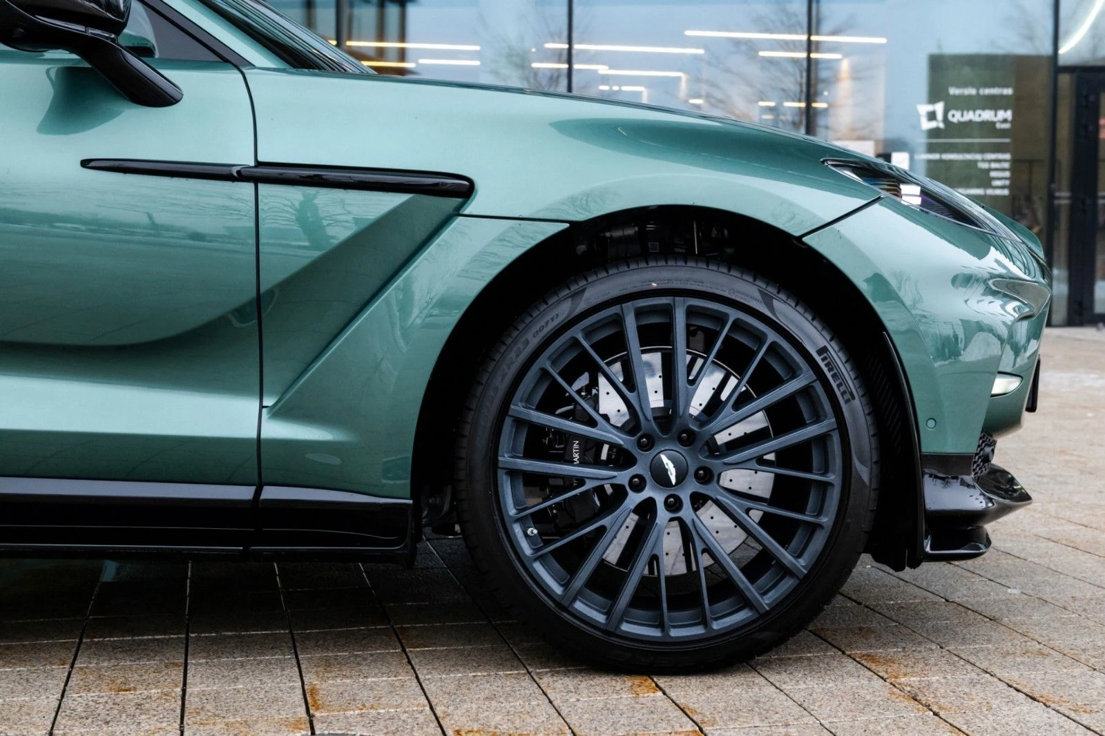 Aston Martin DBX 707 V8/ BLACK PACK/ CARBON/ PANO/ 360/ LIFT/ 23/ - изображение 8