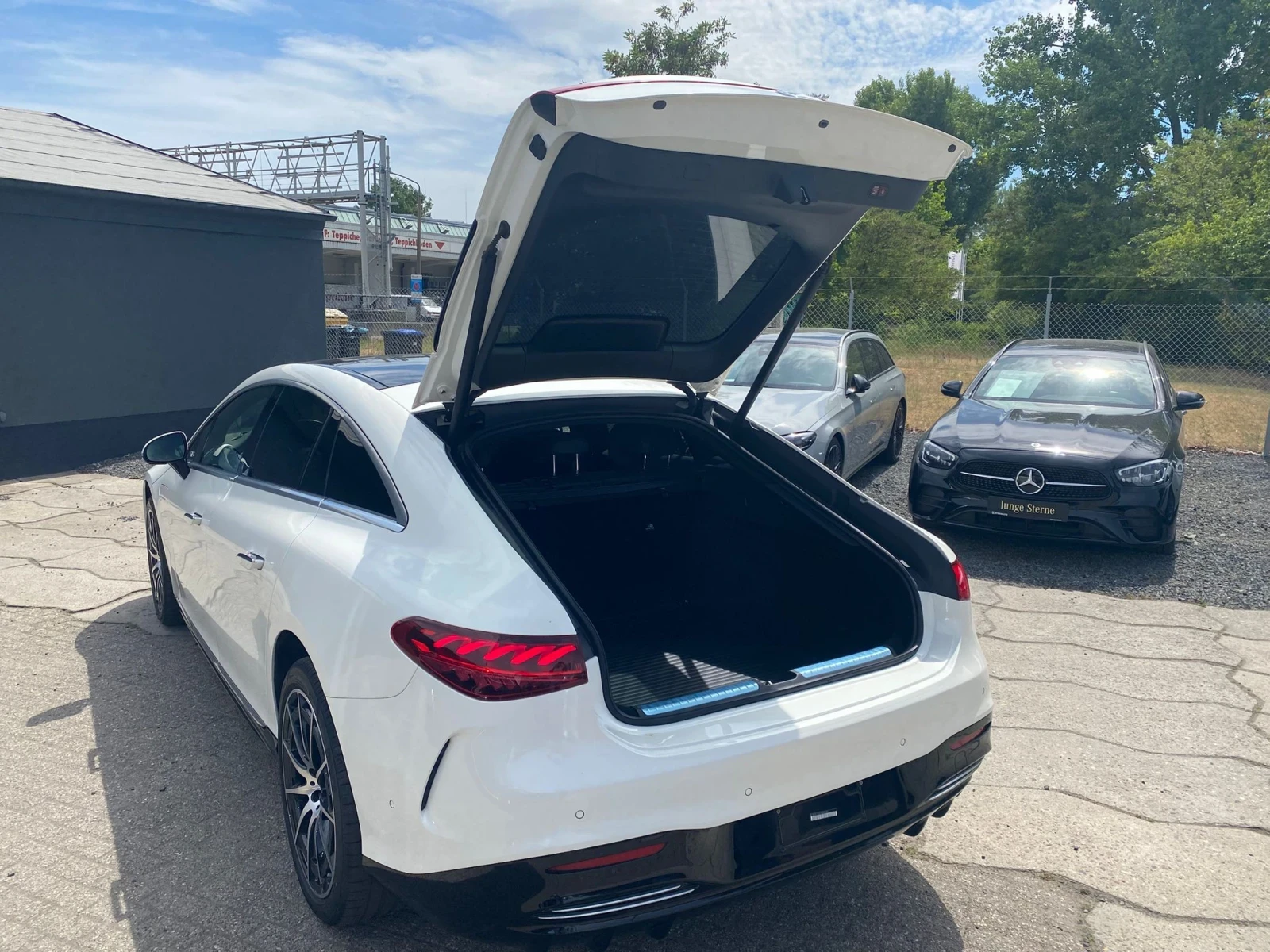 Mercedes-Benz EQS 450+ Hyper AMG - изображение 7
