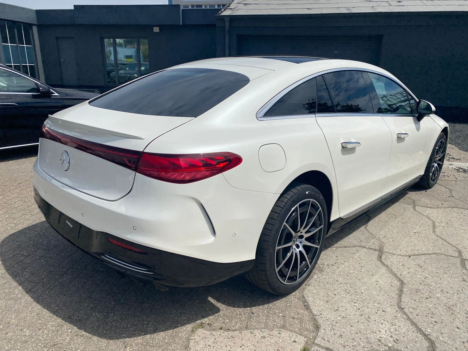 Mercedes-Benz EQS 450+ Hyper AMG - изображение 5