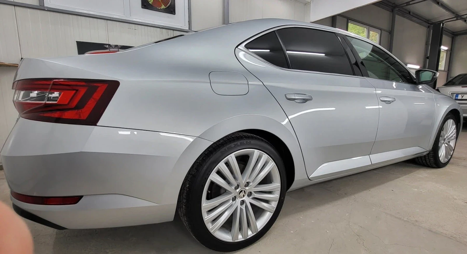Skoda Superb 2.0 TDI - изображение 8