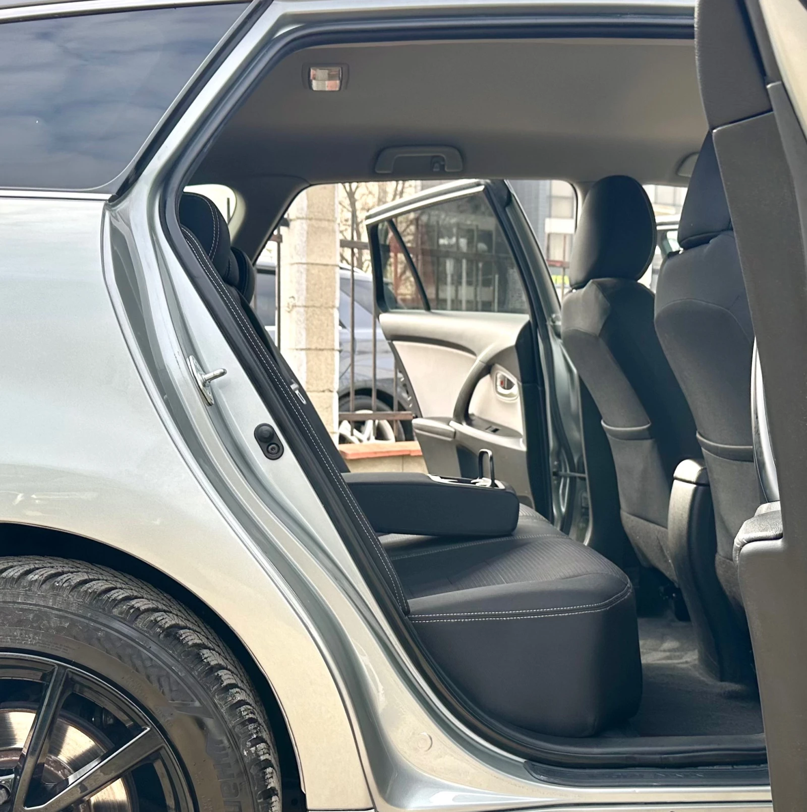 Toyota Avensis 1.8VVT-I 147HP KEYLESS GO NAVI | Mobile.bg   13