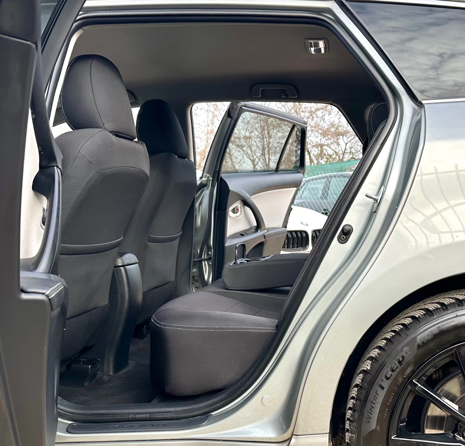 Toyota Avensis 1.8VVT-I 147HP KEYLESS GO NAVI | Mobile.bg   12