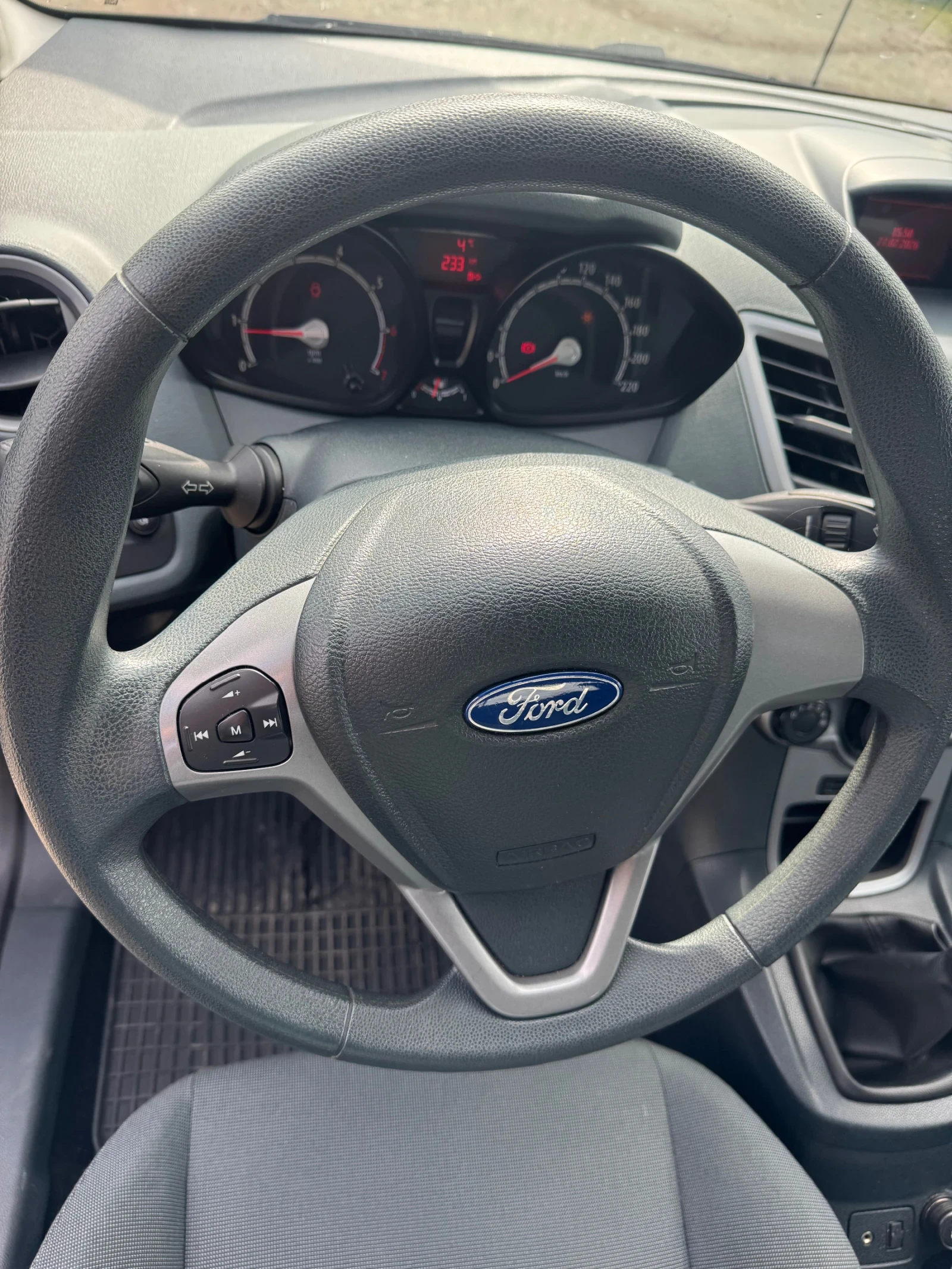 Ford Fiesta  - изображение 7