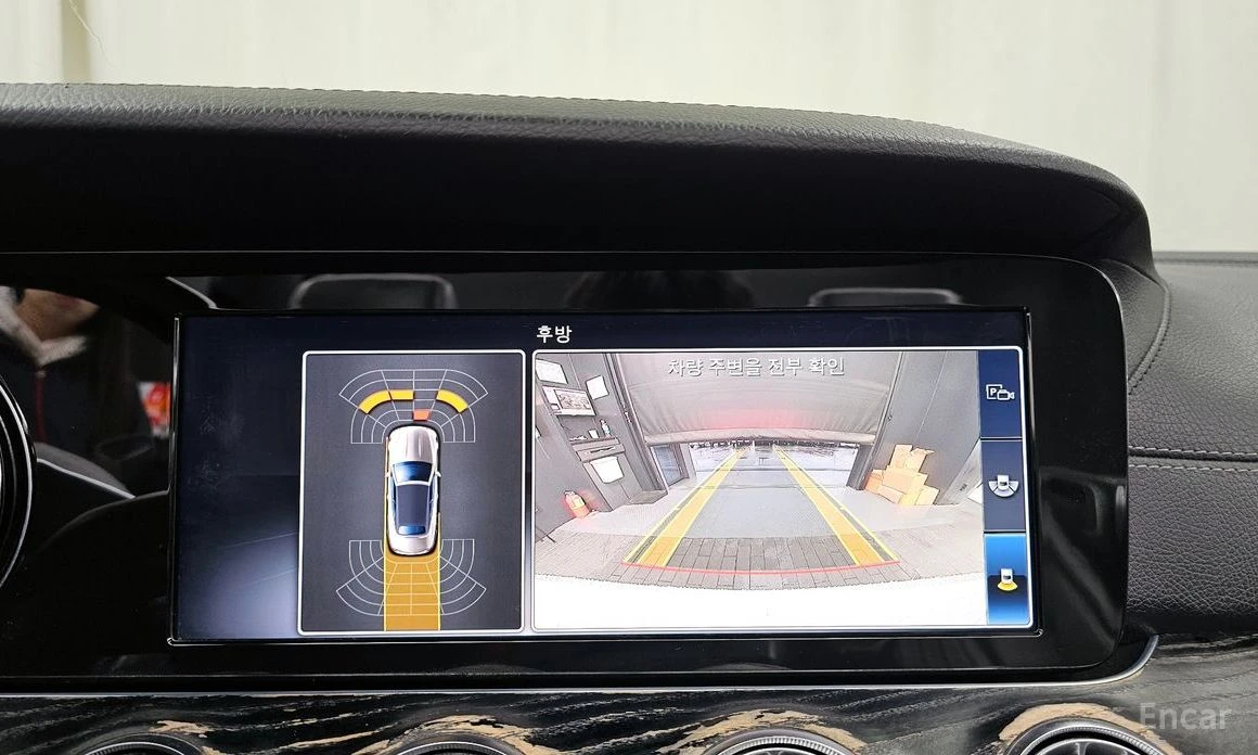 Mercedes-Benz E 220 КАБРИО* AMG PACK* ПОДГРЕВ* ОБДУХВАНЕ* AMBIENT* , снимка 13 - Автомобили и джипове - 54101794