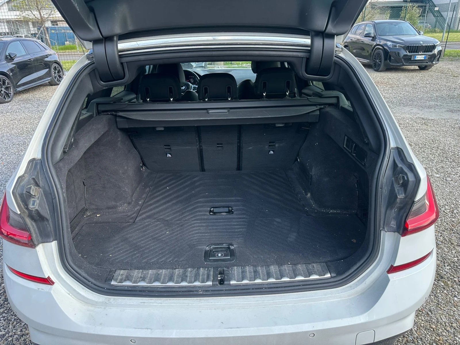 BMW 318 2.0 / M-Sport, снимка 15 - Автомобили и джипове - 54257424