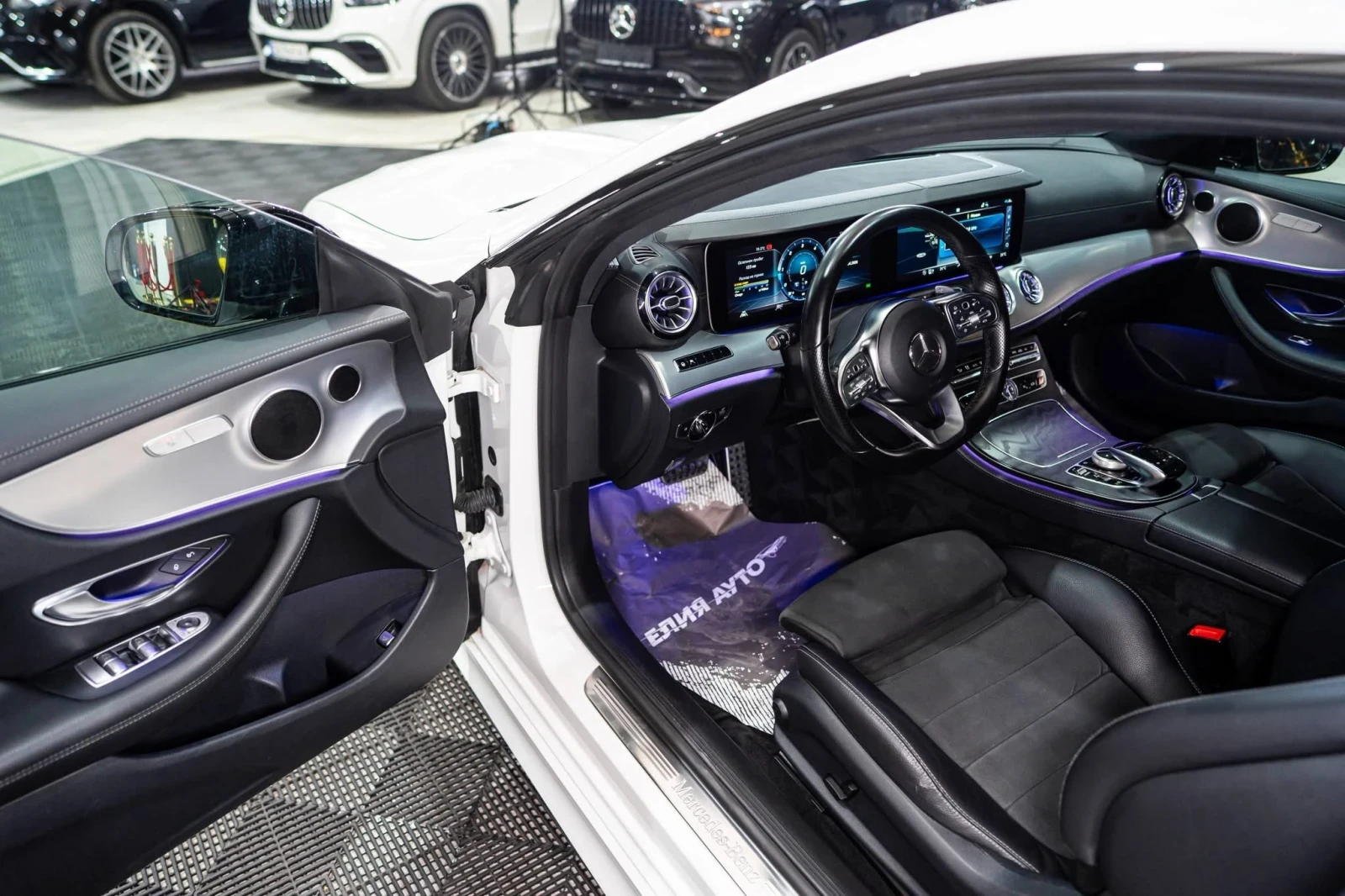 Mercedes-Benz E 220 D COUPE FULL AMG LINE LED NAVI ЛИЗИНГ 100%, снимка 11 - Автомобили и джипове - 54379642