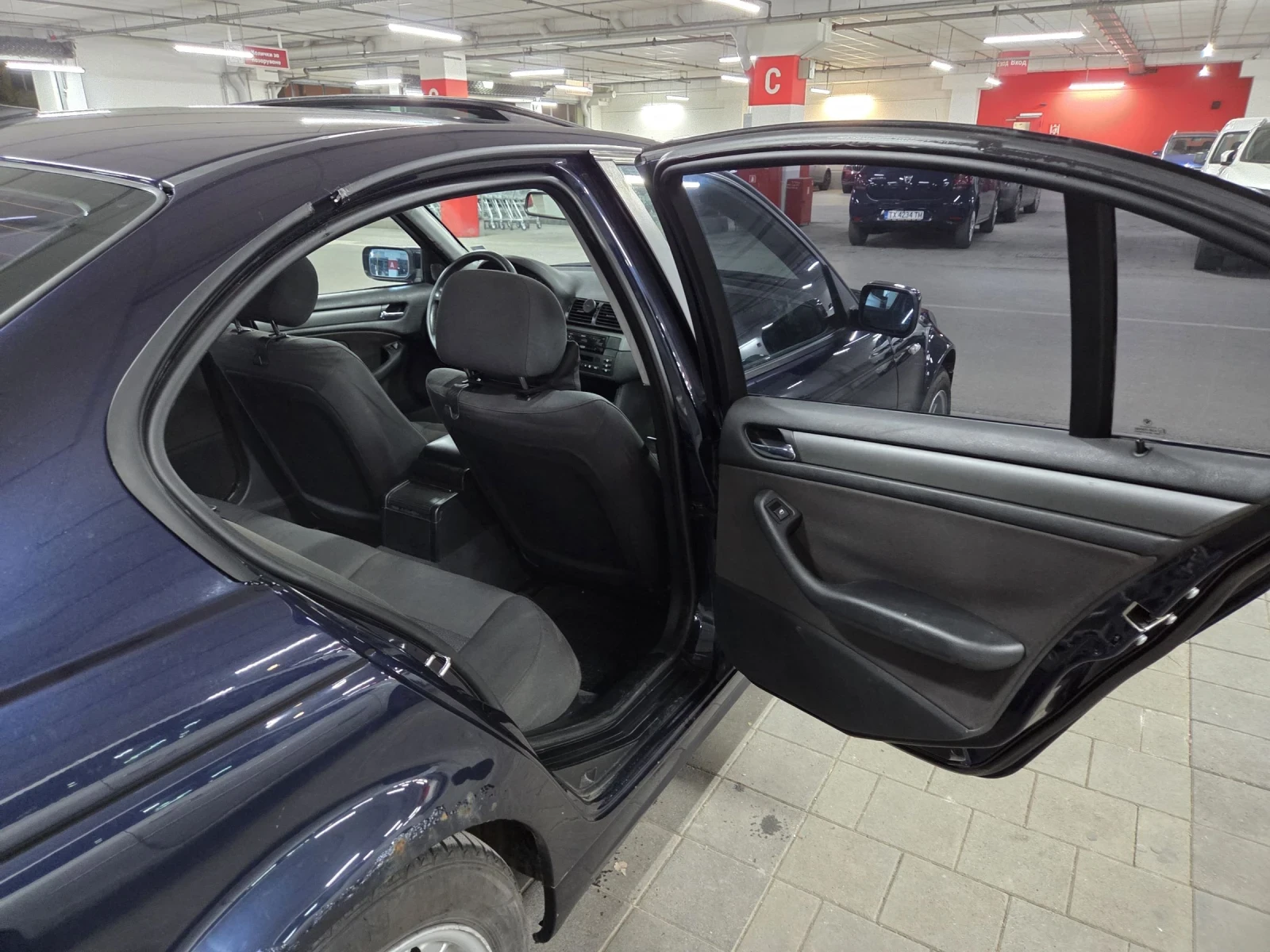 BMW 318, снимка 12 - Автомобили и джипове - 55139936