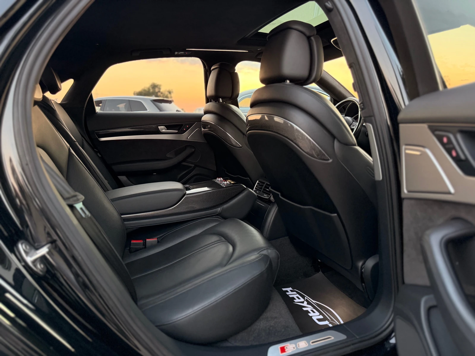 Audi S8 4.0= V8T= QUATTRO= CARBON PACK= HUD= 360* CAMERA= , снимка 11 - Автомобили и джипове - 55636396