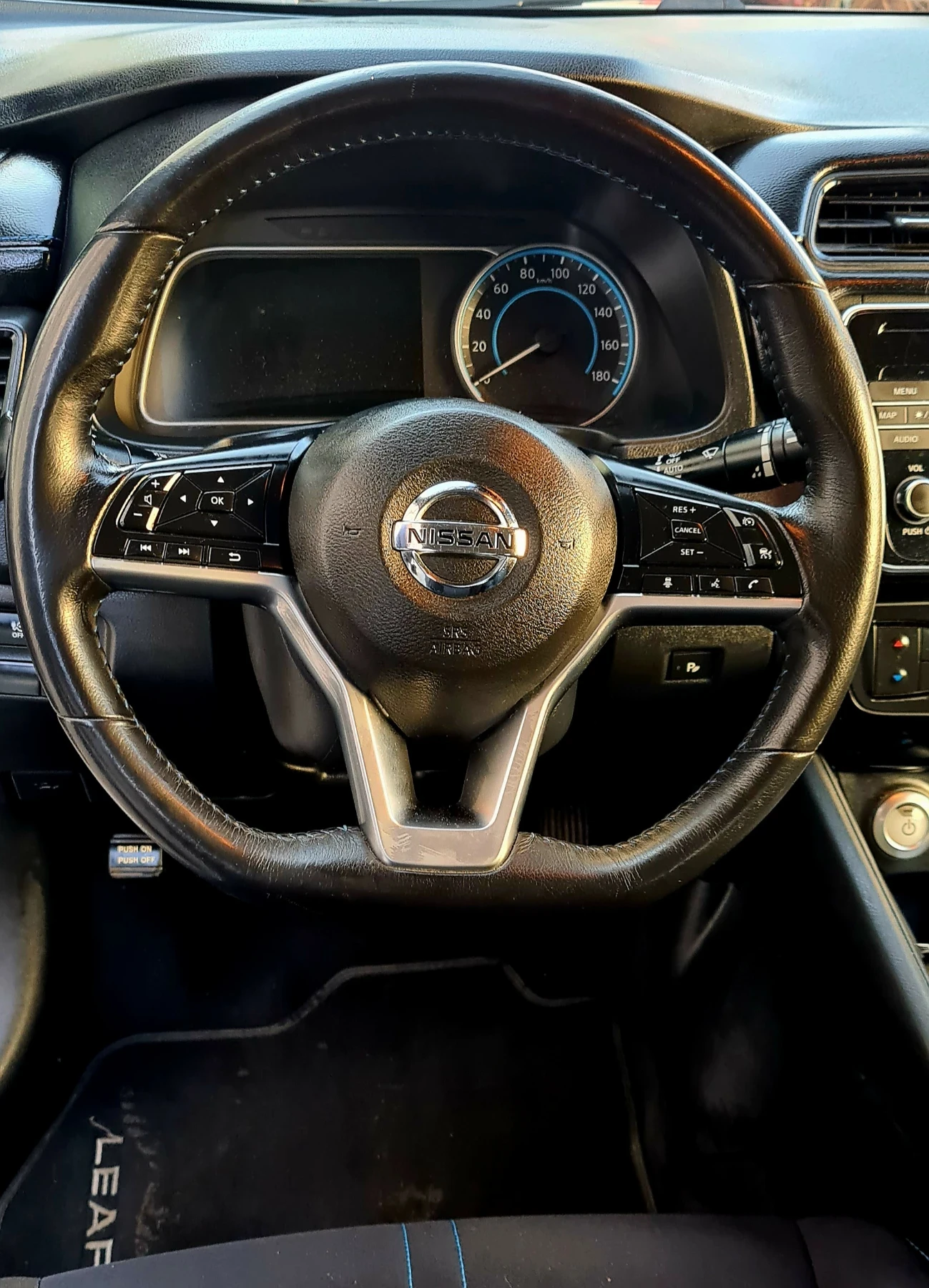 Nissan Leaf  NISSAN LEAF 40 kWh , снимка 8 - Автомобили и джипове - 55645284