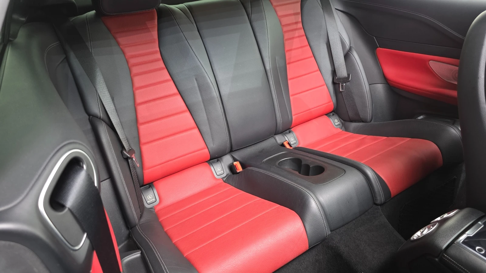 Mercedes-Benz E 400 4MATIC Coupe, снимка 8 - Автомобили и джипове - 55680564