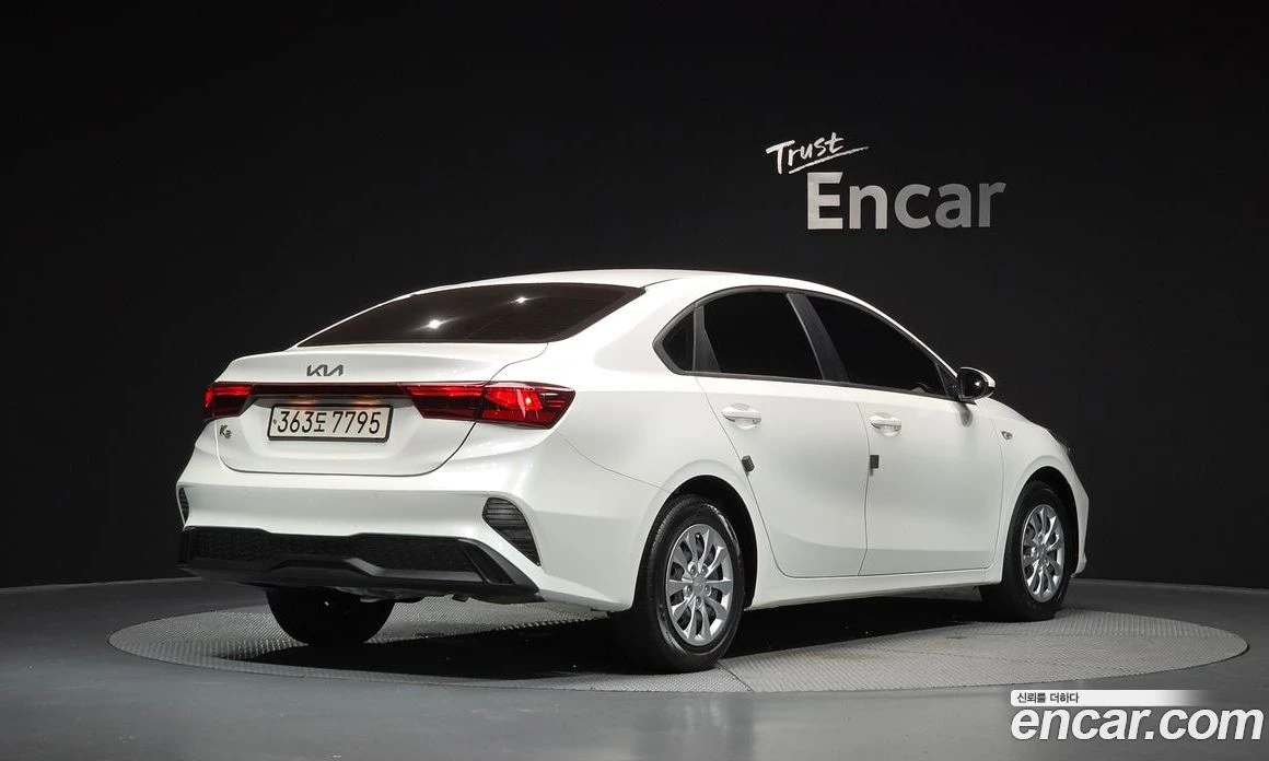 Kia K3 1.6 Trendy, снимка 2 - Автомобили и джипове - 56157294