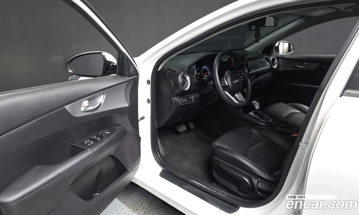 Kia K3 1.6 Trendy, снимка 13 - Автомобили и джипове - 56157294