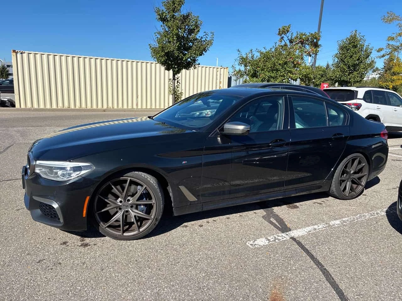 BMW 550 * АВТОКРЕДИТ * ГЛАВНО ПРЕДСТАВИТЕЛСТВО, снимка 3 - Автомобили и джипове - 56186985
