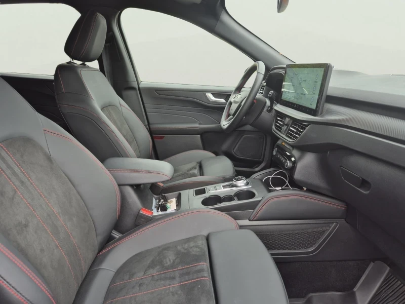 Ford Kuga ST-LiNE X, снимка 9 - Автомобили и джипове - 54839145