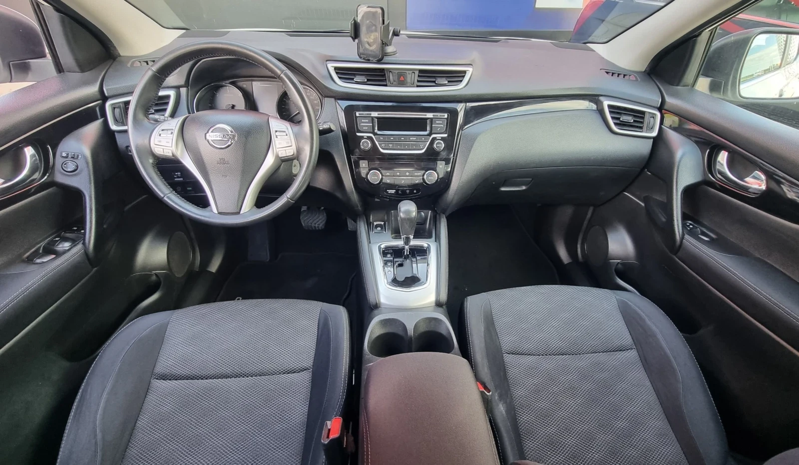 Nissan Qashqai 1.6DCI 130 Automatic Бяла перла - изображение 8