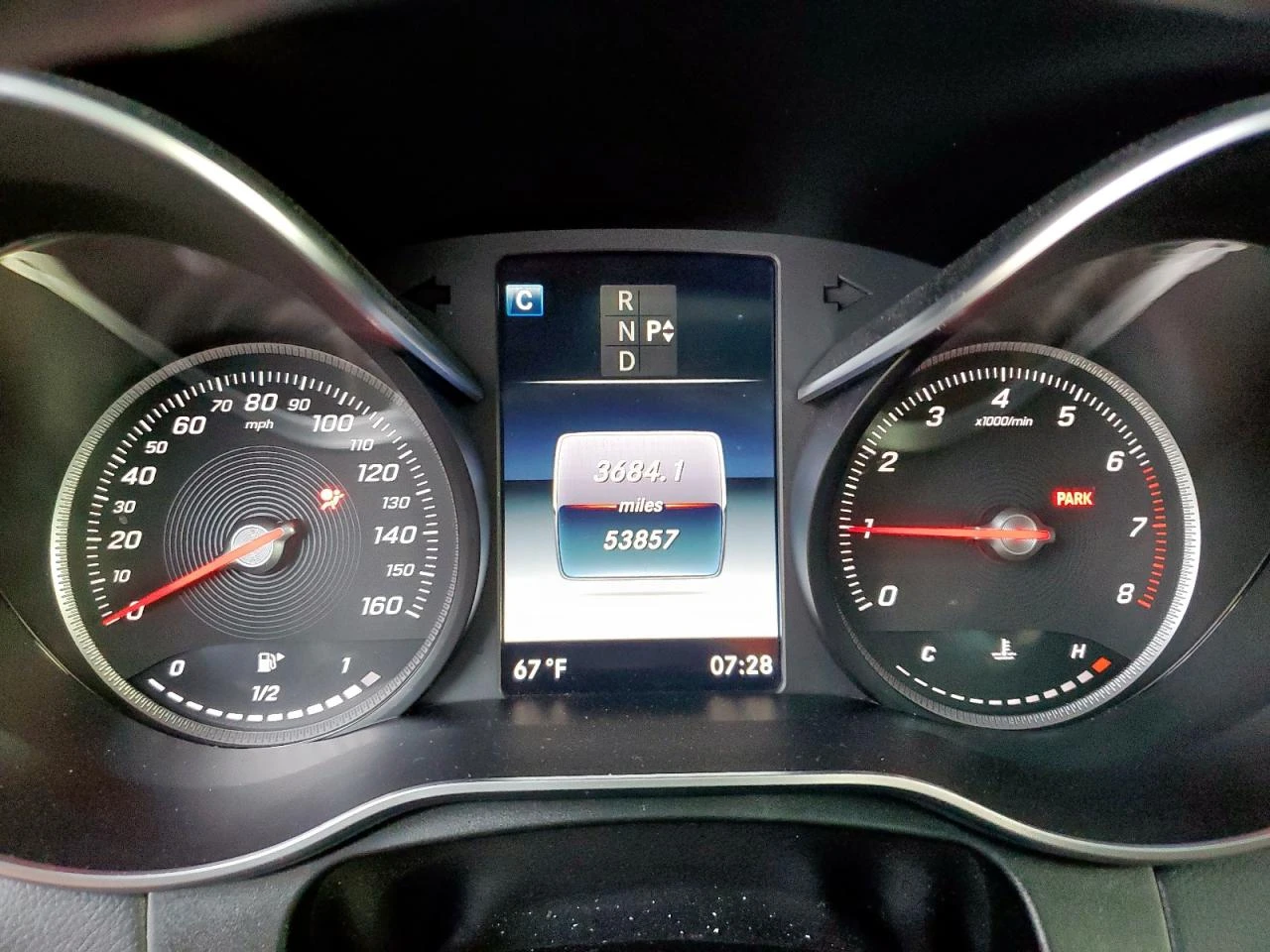 Mercedes-Benz GLC 300 AMG LINE/BURMESTER/LANE ASSIST/PANORAMA/KEYLESS - изображение 9