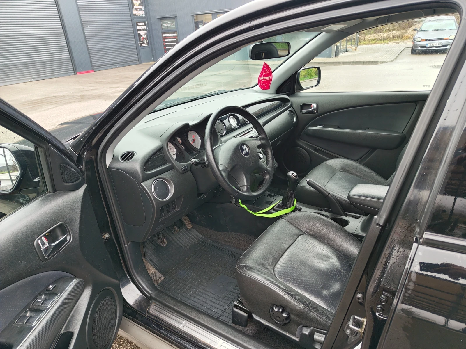 Mitsubishi Outlander  - изображение 7