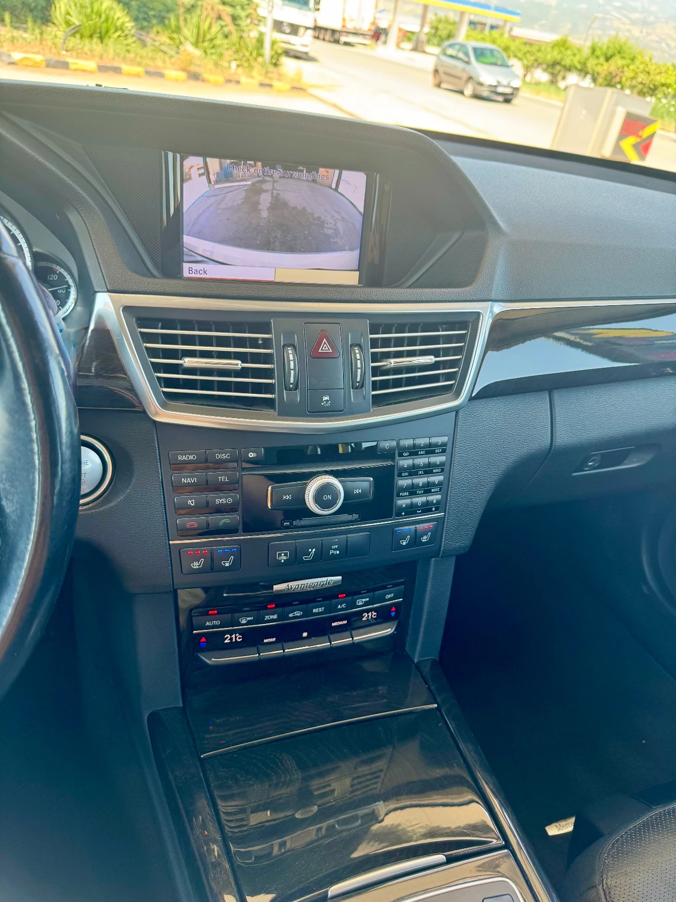 Mercedes-Benz E 500 Подгрев Обдухване Дистроник Масажи - FULL, снимка 15 - Автомобили и джипове - 55042143