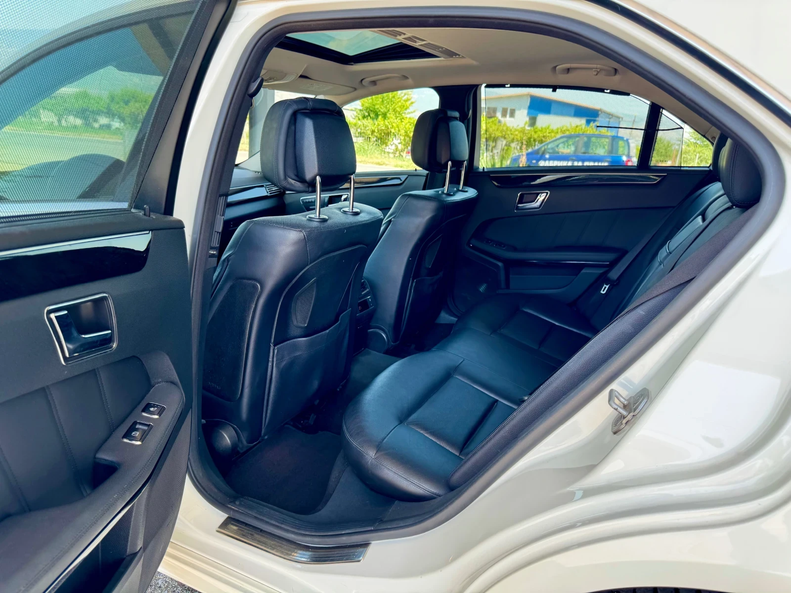 Mercedes-Benz E 500 Подгрев Обдухване Дистроник Масажи - FULL, снимка 10 - Автомобили и джипове - 55042143