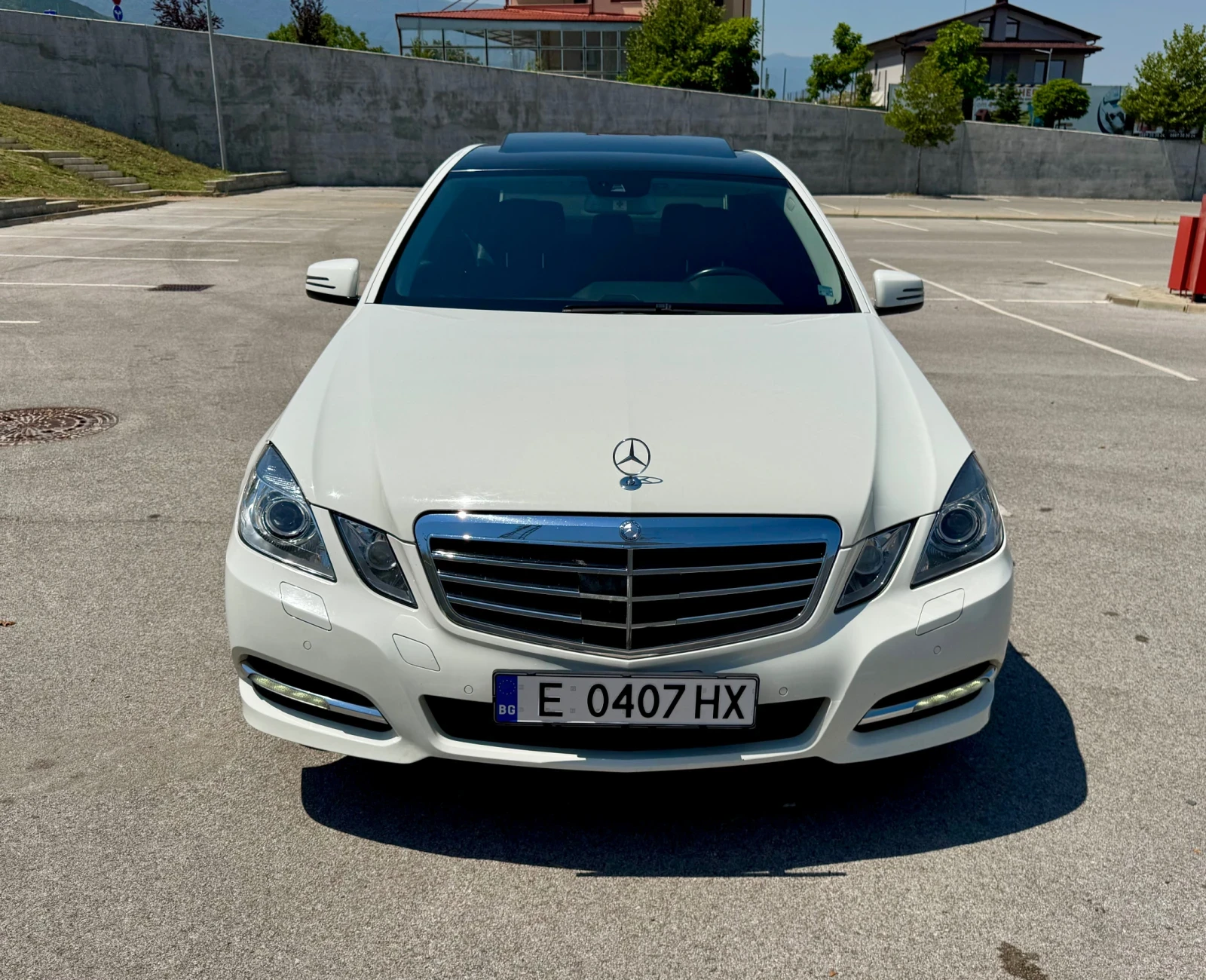 Mercedes-Benz E 500 Подгрев Обдухване Дистроник Масажи - FULL, снимка 2 - Автомобили и джипове - 55042143